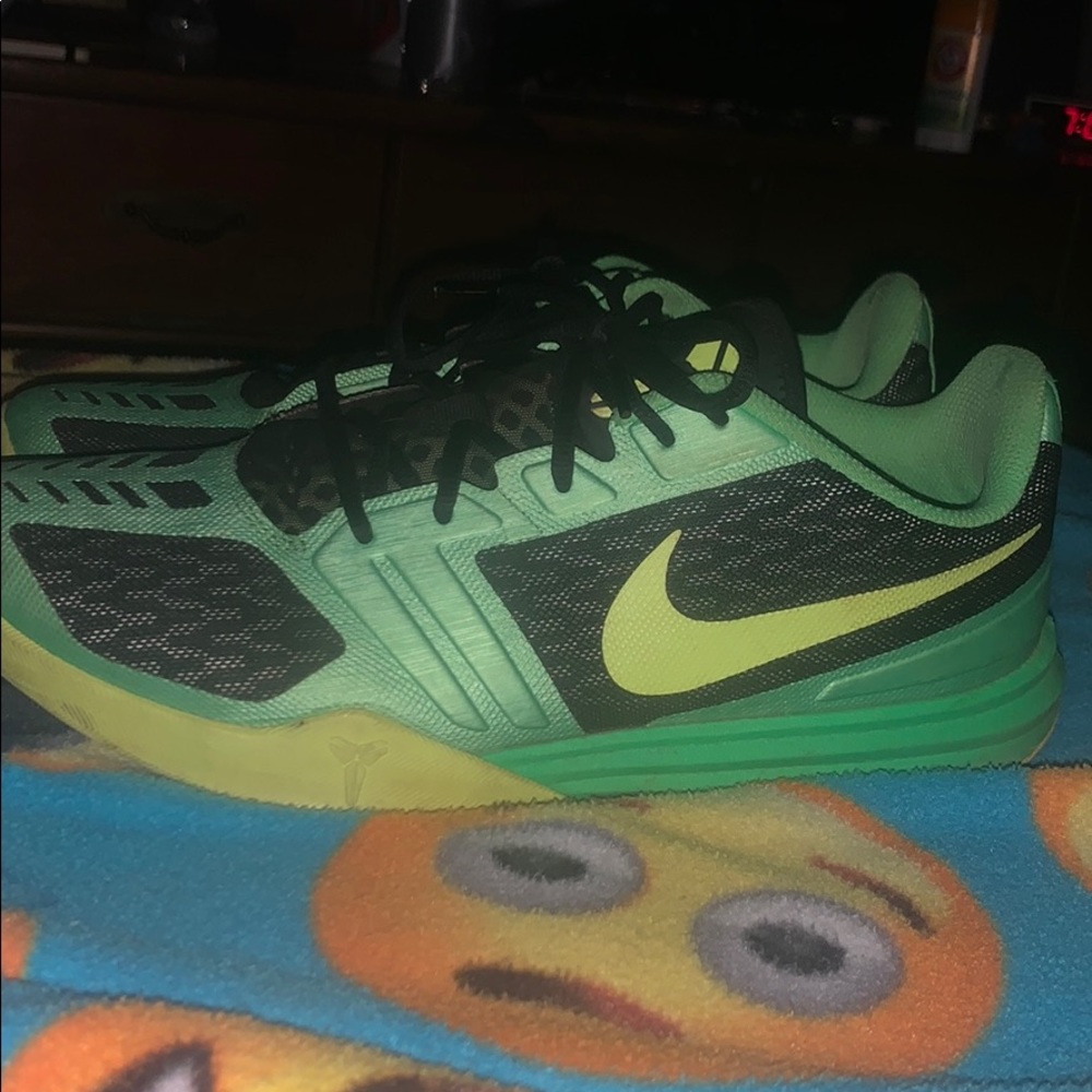 Kobe mentality basketball shoes